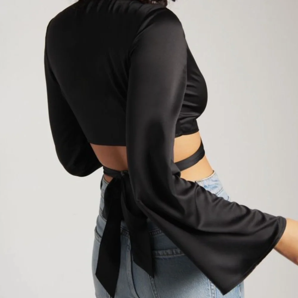 Wrap Around Cropped Blouse - Picture 2 of 4